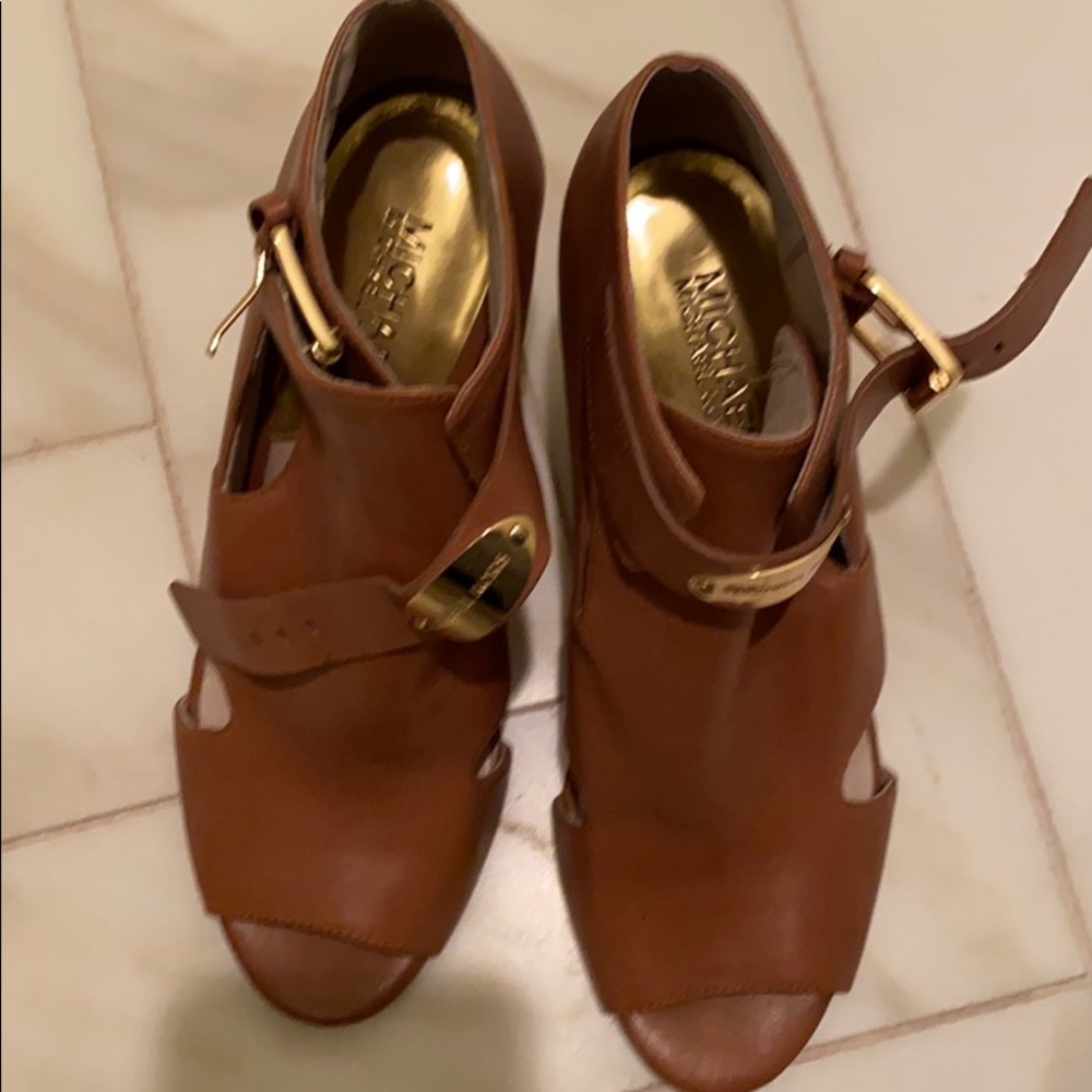 Michael Kors leather heel/sandal in acorn